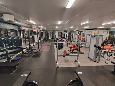 Levytangot, telineet ja penkit